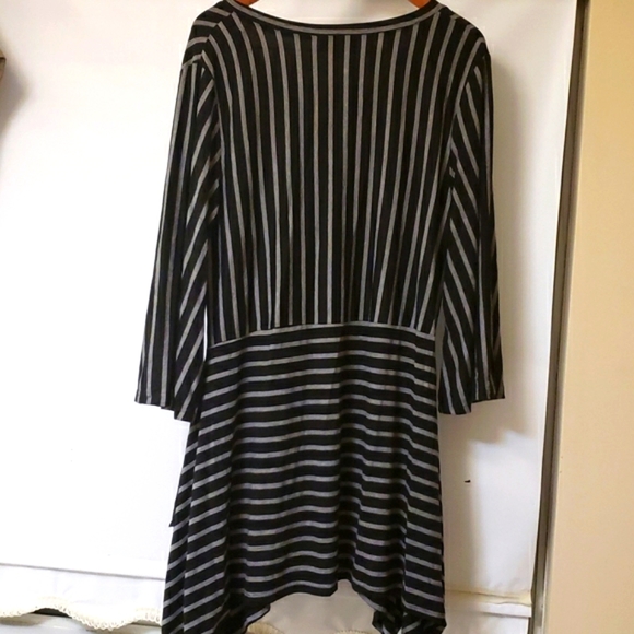 Knit top with hankerchief hem.  Black and gray striped. - Picture 5 of 5